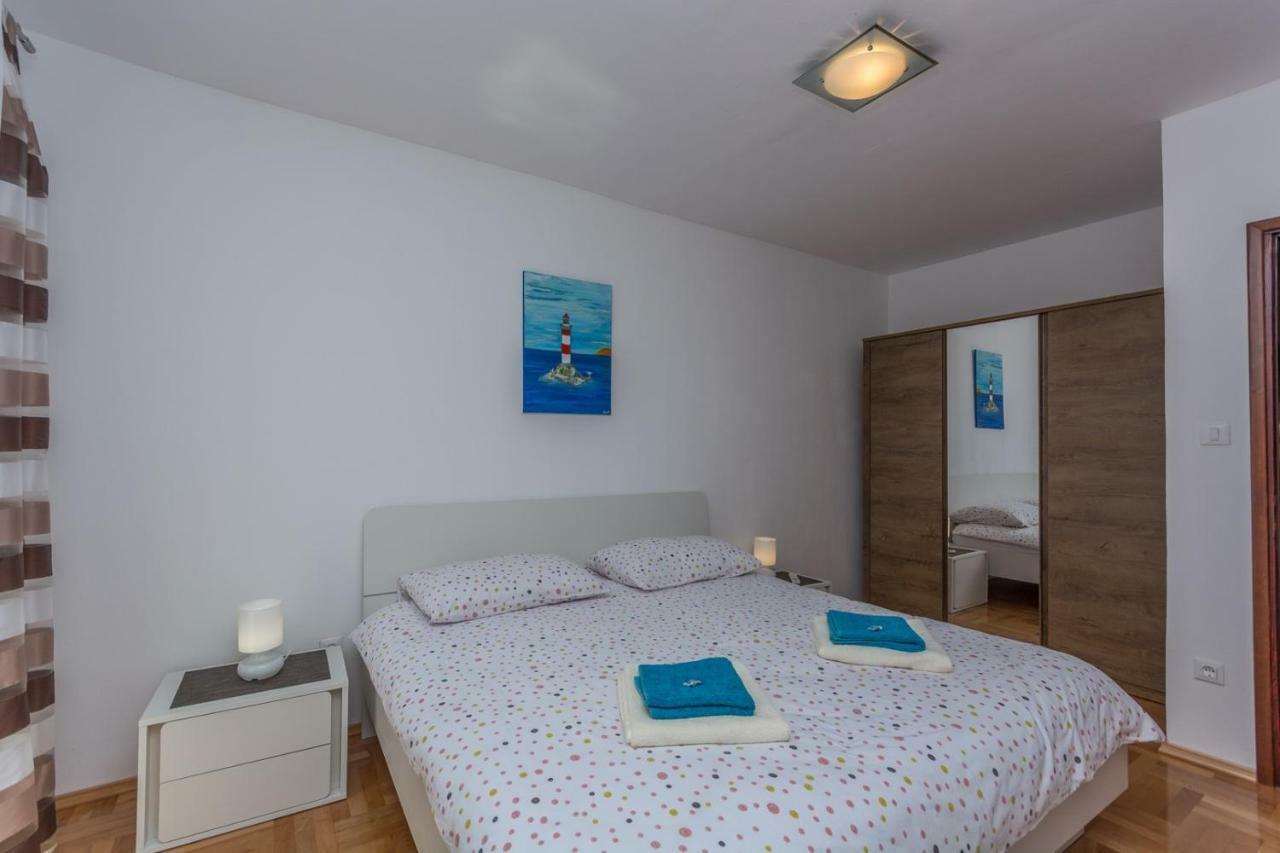 Apartments Radmila Πόρετς Εξωτερικό φωτογραφία