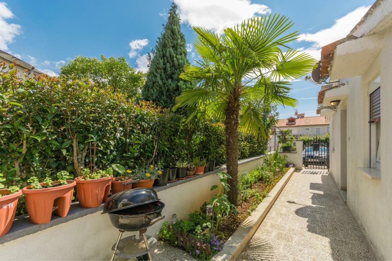 Apartments Radmila Πόρετς Εξωτερικό φωτογραφία