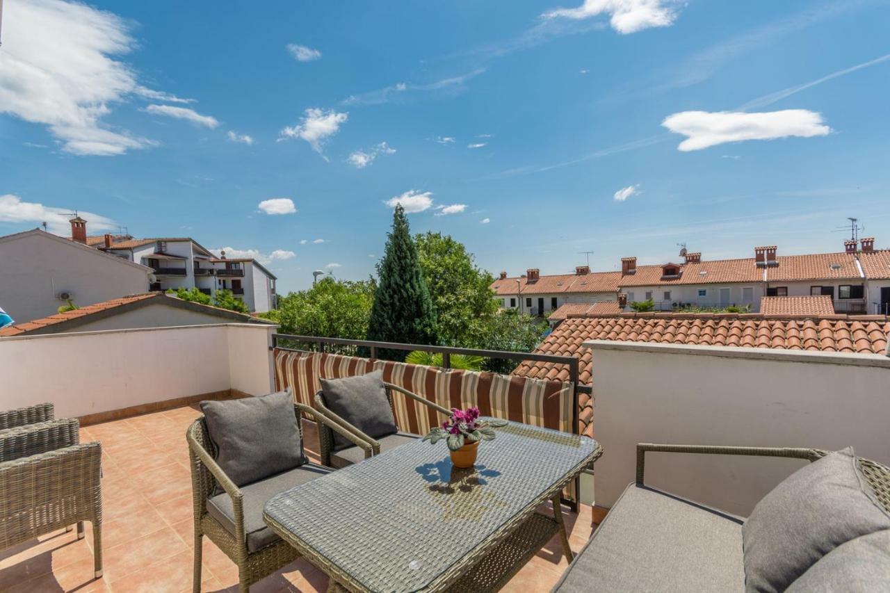 Apartments Radmila Πόρετς Εξωτερικό φωτογραφία